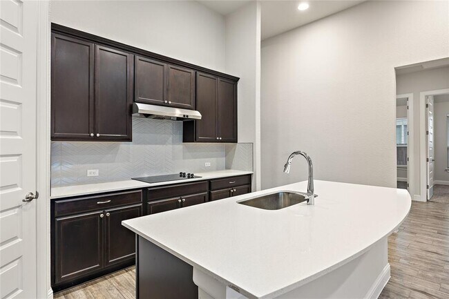 Building Photo - 2004 Highland Ridge Rd