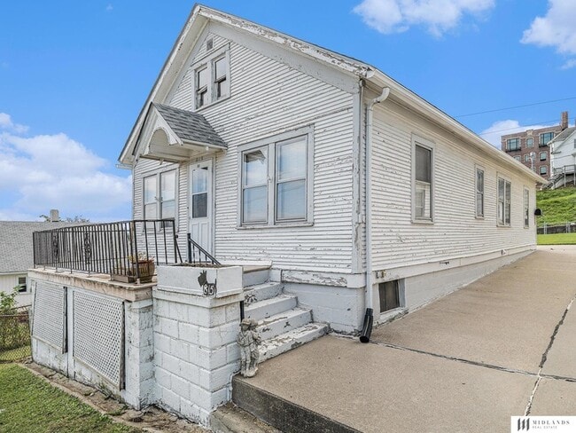 Building Photo - 815 Pierce St