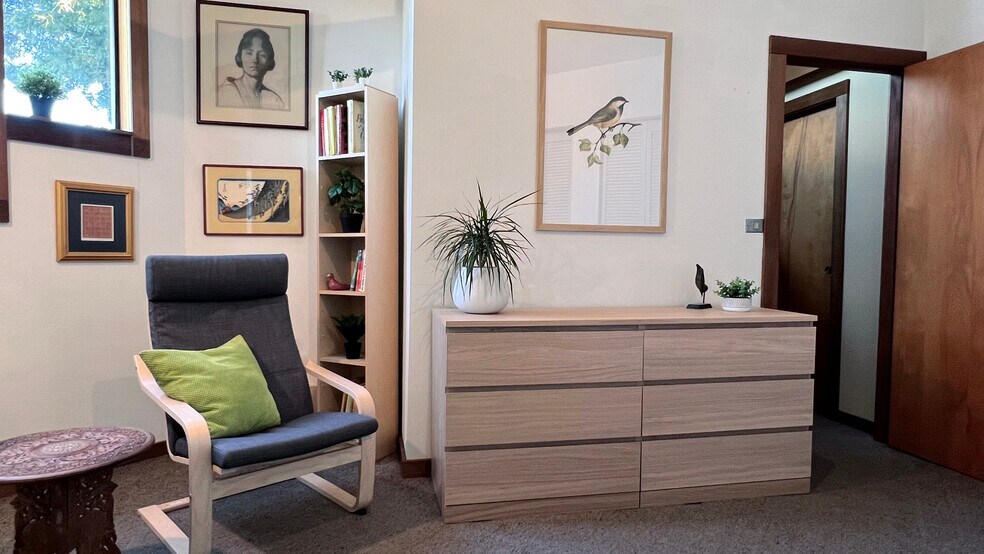 Building Photo - 1120 Sterling Ave