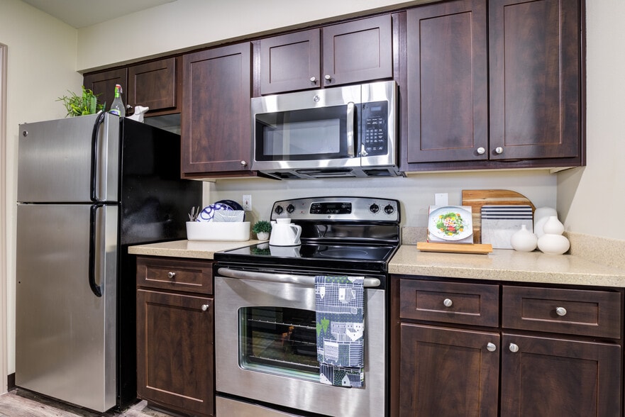 Primary Photo - The Knolls at Inglewood Hill