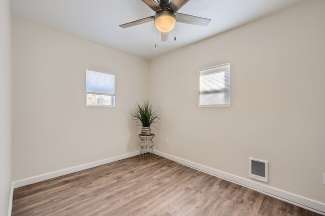 Building Photo - 7770 S Kit Carson Dr