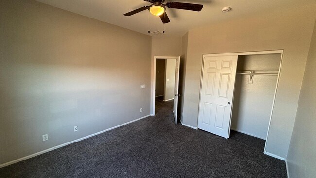 Building Photo - 44424 W Knauss Dr