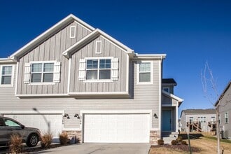 Building Photo - 3744 SW Maryville Pl