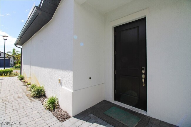 Building Photo - 14803 Loggerhead Dr