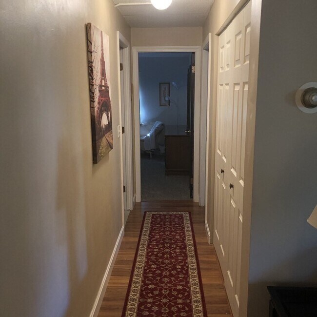 Building Photo - 685 Oak St