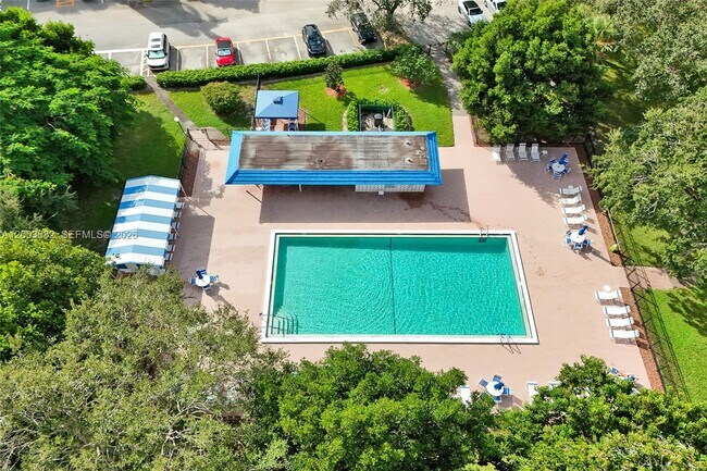 Building Photo - 3001 Portofino Isle