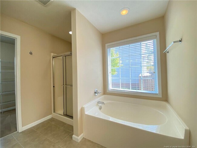 Building Photo - 89 Person Ct