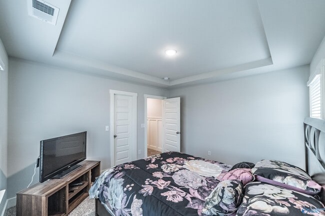 Building Photo - 6 Desert Oak Ct SW