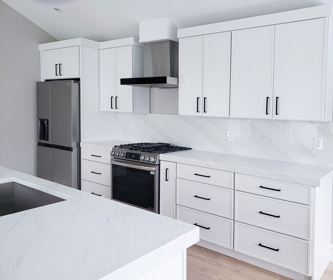 Building Photo - 97 Trenton St