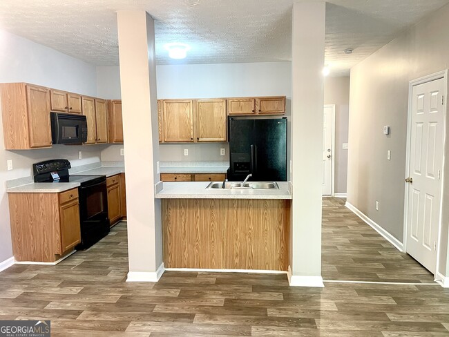 Building Photo - 1550 Eastern Sunrise Ln