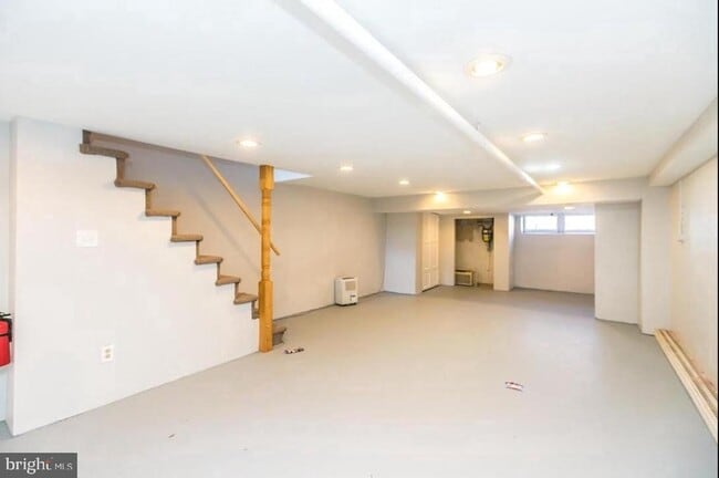 Building Photo - 321 E 29th St