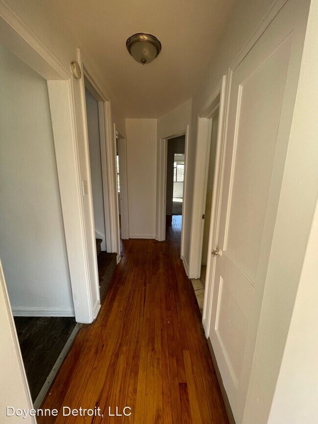 Building Photo - 3 br, 1 bath House - 18412 Glastonbury