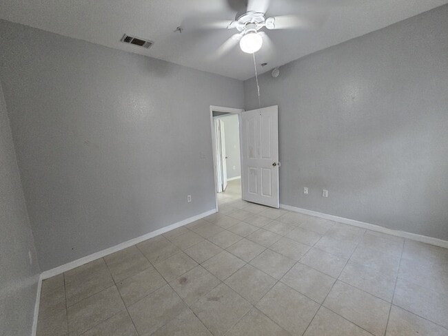 Building Photo - Great 2 Bed 1 Bath Ground floor condo in Legacy Dunes Kissimmee, FL $1599