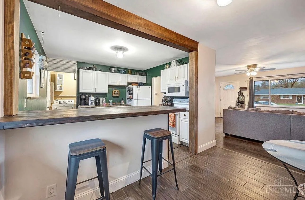 Building Photo - 477 Warr Ln