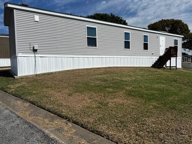 Building Photo - 709 N Collins Fwy