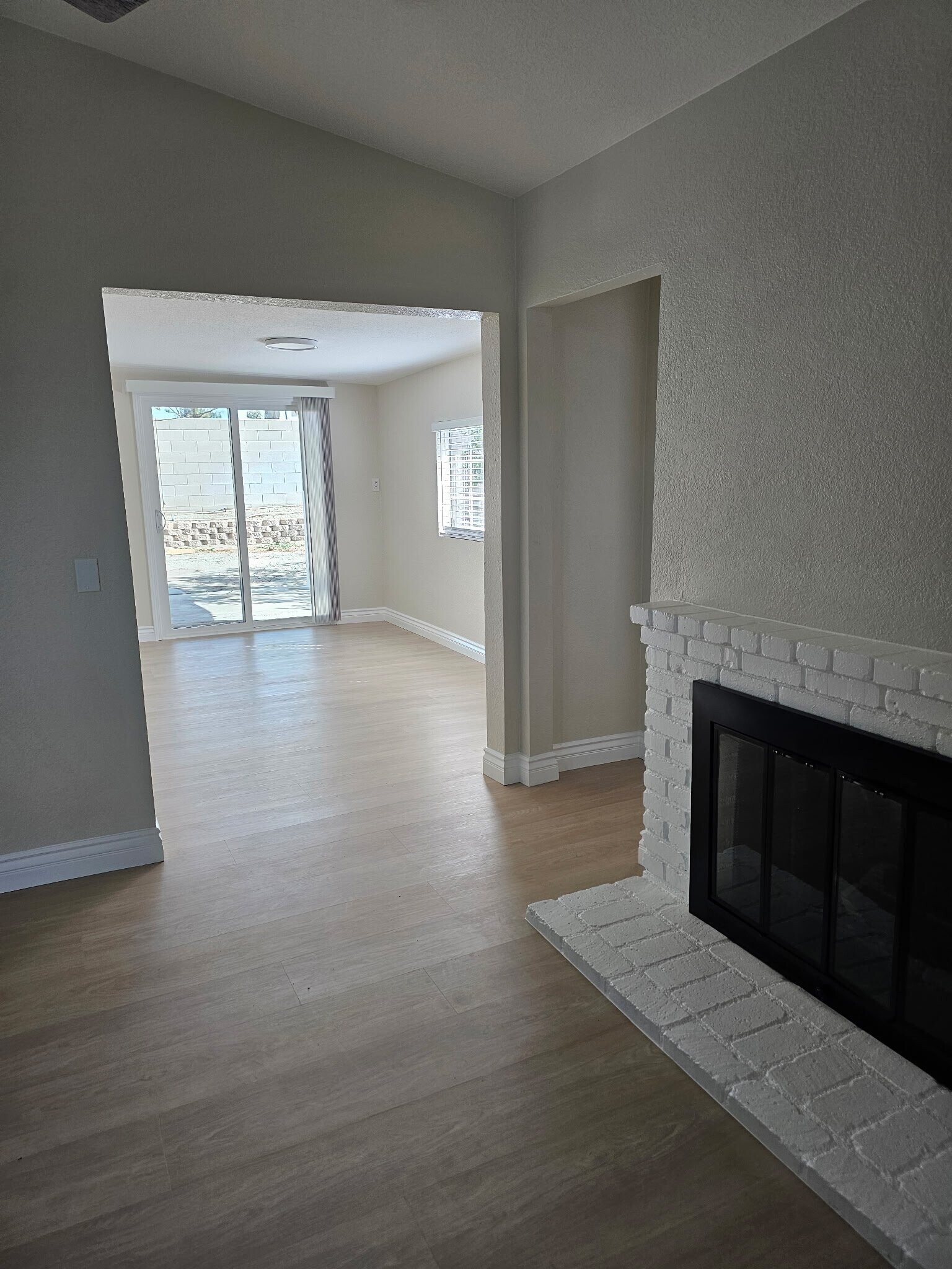 Building Photo - 14104 Hillcrest Dr