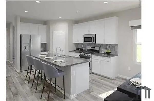 Building Photo - 1858 McCree St