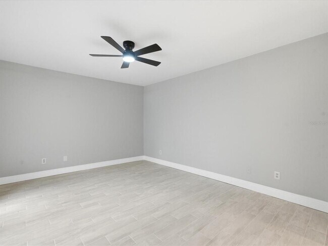 Building Photo - 15338 E Pond Woods Dr
