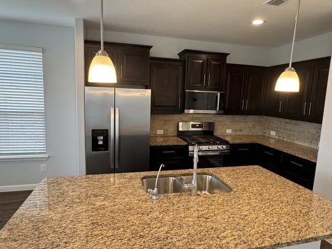 Building Photo - 2511 Allview Ln