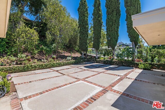 Building Photo - 3318 Dona Maria Dr