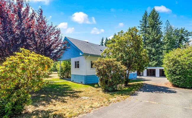 Building Photo - 607 3rd St