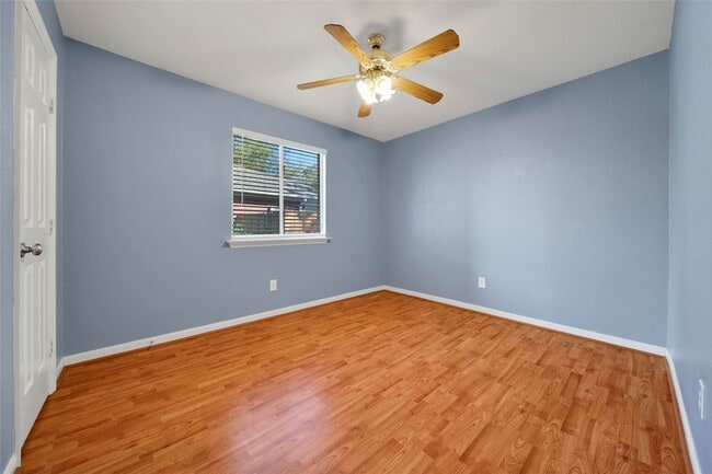 Building Photo - 107 Genesee Ridge Dr