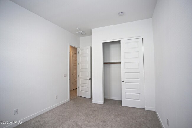 Building Photo - 4623 S 111th Dr