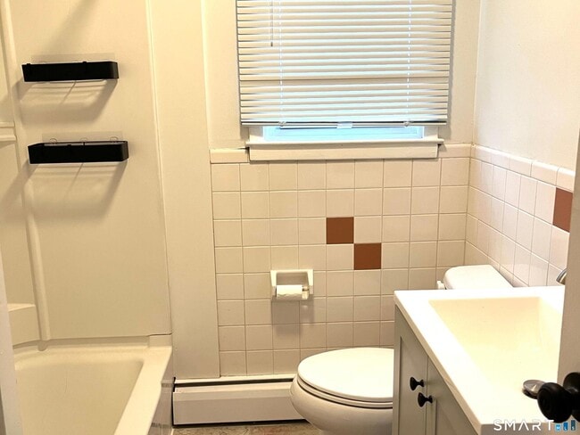 Building Photo - 63 Maynard St