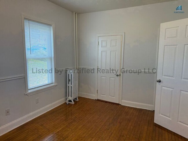 Building Photo - 120 Walnut St