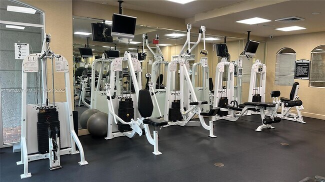 Building Photo - 6001 SW 70th St