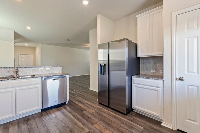 Building Photo - Beautiful 3 bedroom, 2.5  bathroom home in Liberty Hill!!!