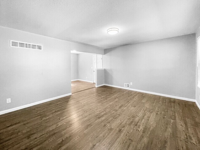 Building Photo - Coming Soon! 3 BR/2.5BA | Newly Renovated Single Family Home |  Fenced backyard | In Raytown!