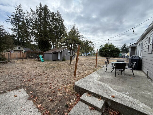 Building Photo - 6631 S Mullen St