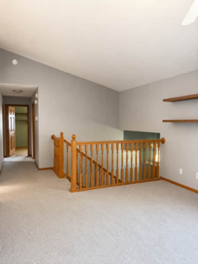 Building Photo - Spacious Split-Level Home with Large Backyard