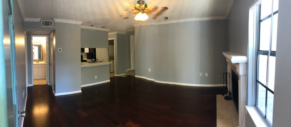 Building Photo - 1000 W Horatio St