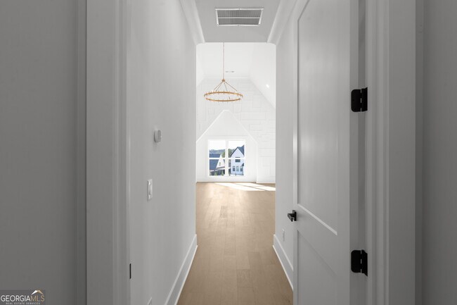 Building Photo - 407 Thunder Rd