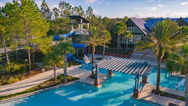 Building Photo - 552 Meadow Creek Dr