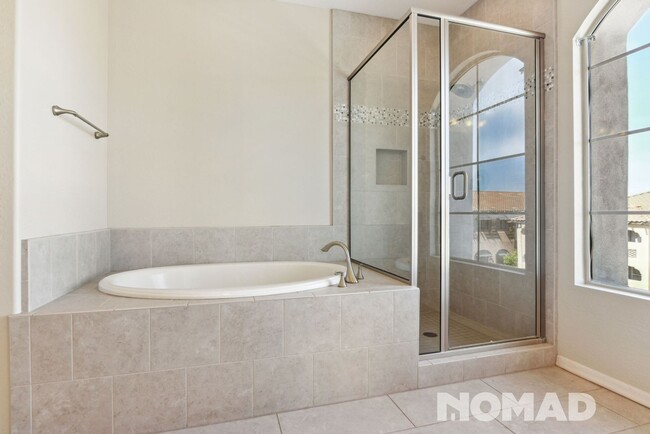 Building Photo - Stunning 3BR Townhouse in North Scottsdale