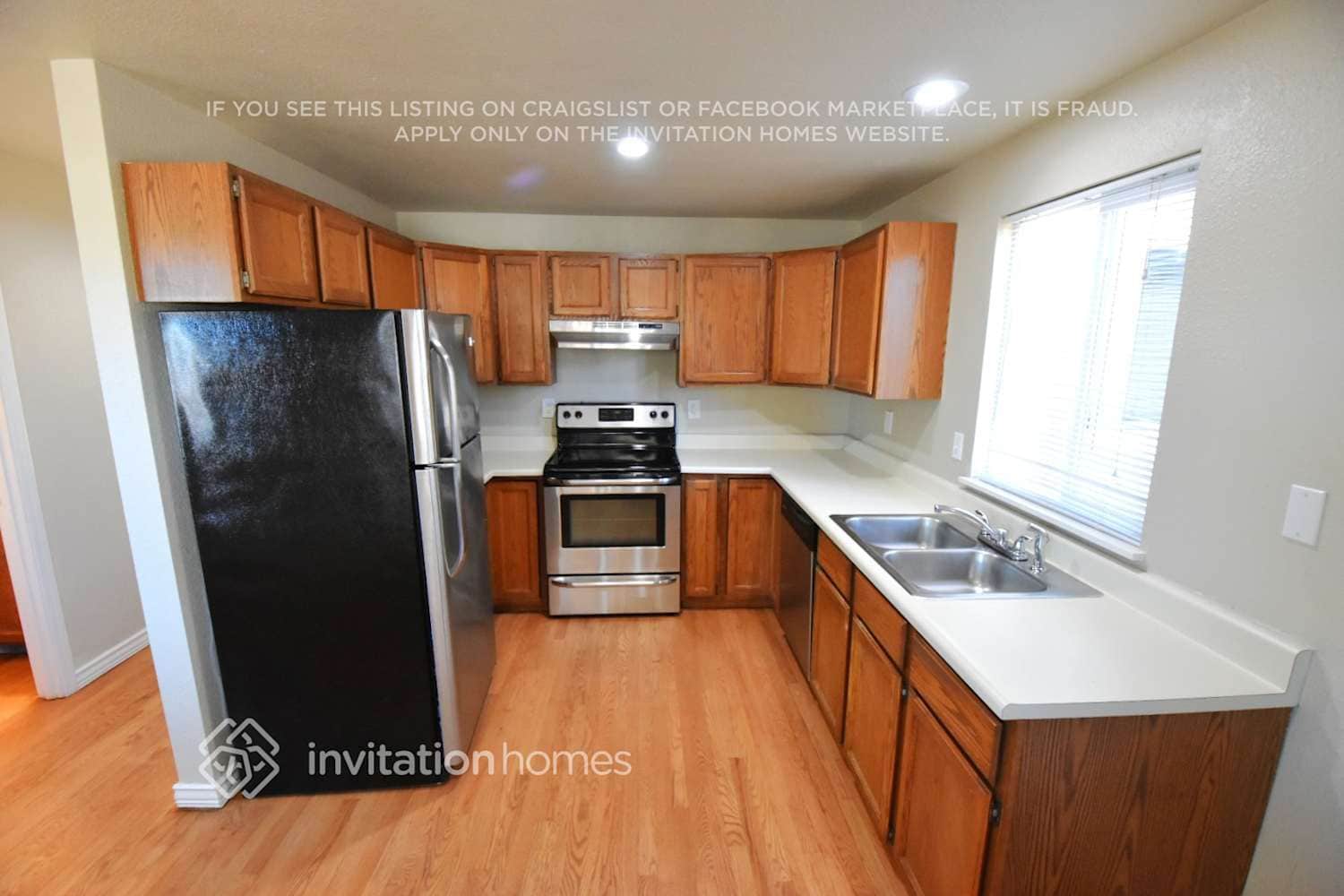 Building Photo - 8419 S 16th St