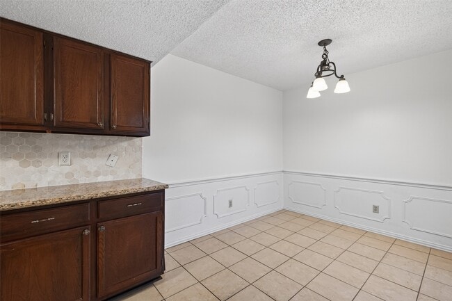 Building Photo - 14381 Still Meadow Dr