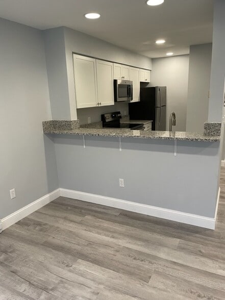 Building Photo - 18 Smithwheel Rd