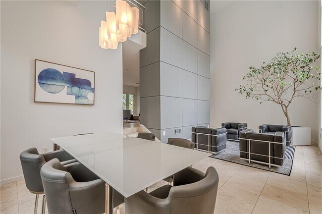 Building Photo - 2269 Briarwood Hills Dr NE
