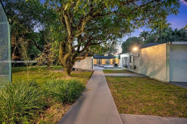 Building Photo - 7335 SW 104th St