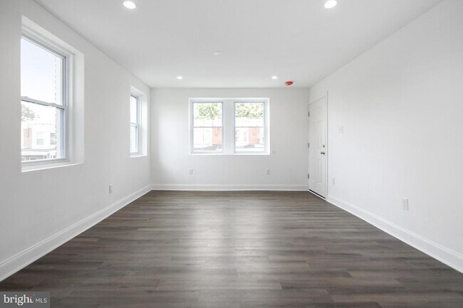 Building Photo - 274 N 58th St