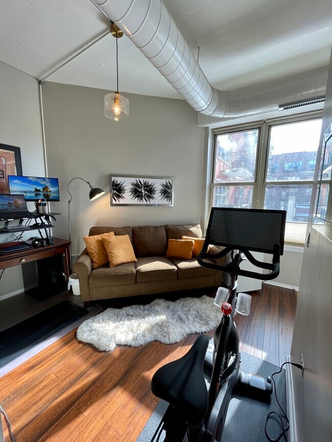 Building Photo - 6 S Laflin St