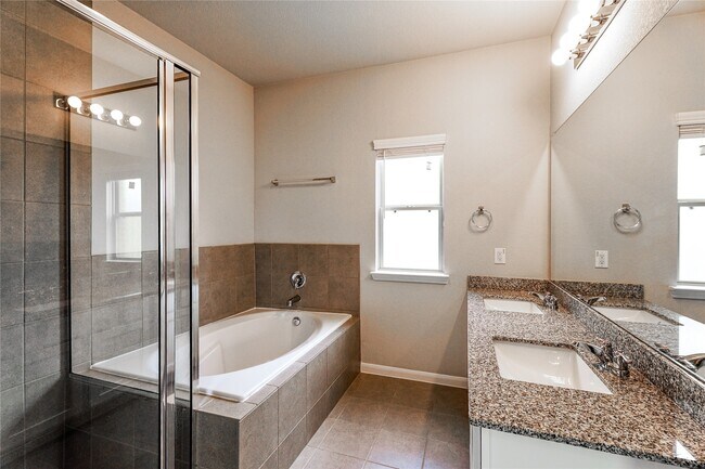 Building Photo - 8414 Quiet Bay Dr