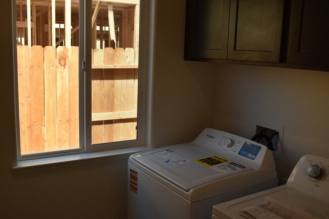 Building Photo - 4751 Irma Dr