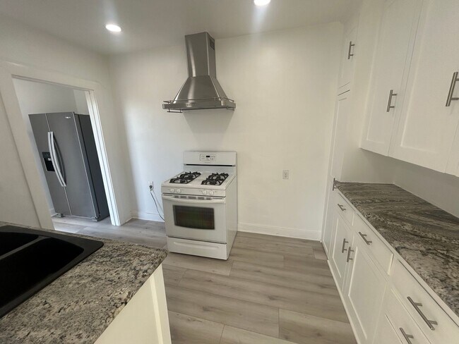 Building Photo - 217 N Bel Aire Dr