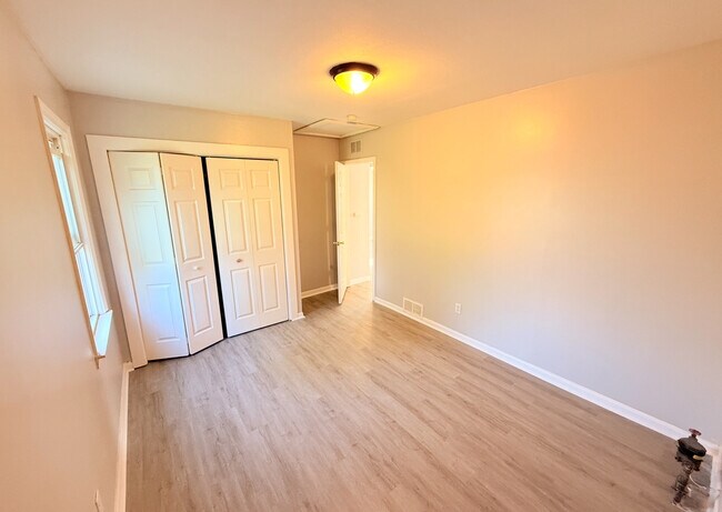 Building Photo - 23816 Kathleen Ave