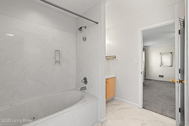Building Photo - 8212 Grandel Pl